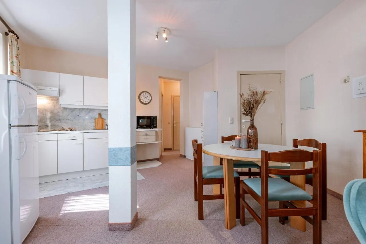Apartment Cosy, Authentic Flat On The Ground Floor And Within Walking Distance From The Sea And The Beach In Mariakerke Ostend